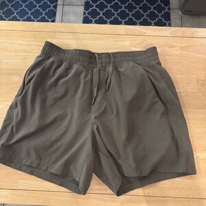 Lululemon Men's Medium Pacebreaker shorts lined 5 inch
